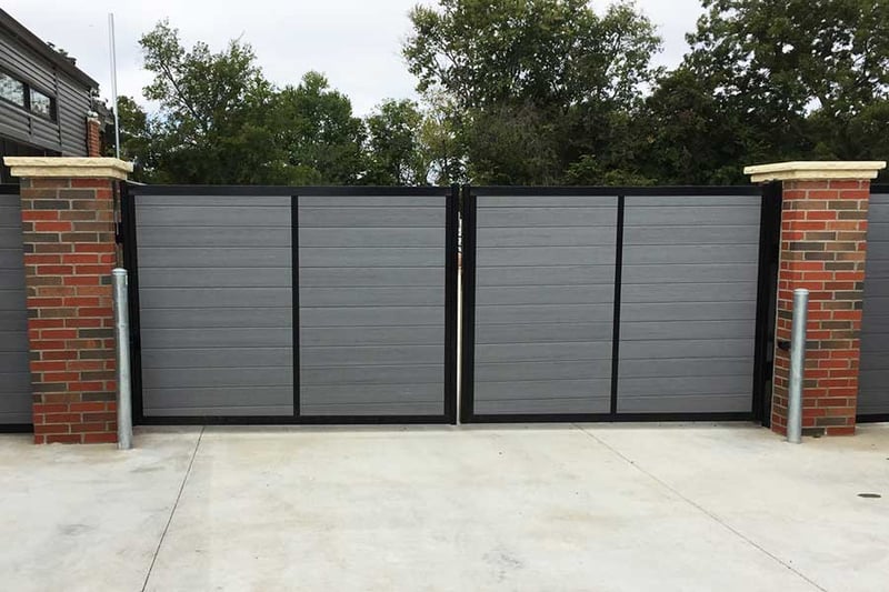 Commercial Privacy Fence